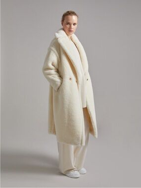 Max Mara White Icon Teddy Bear Coat size Medium